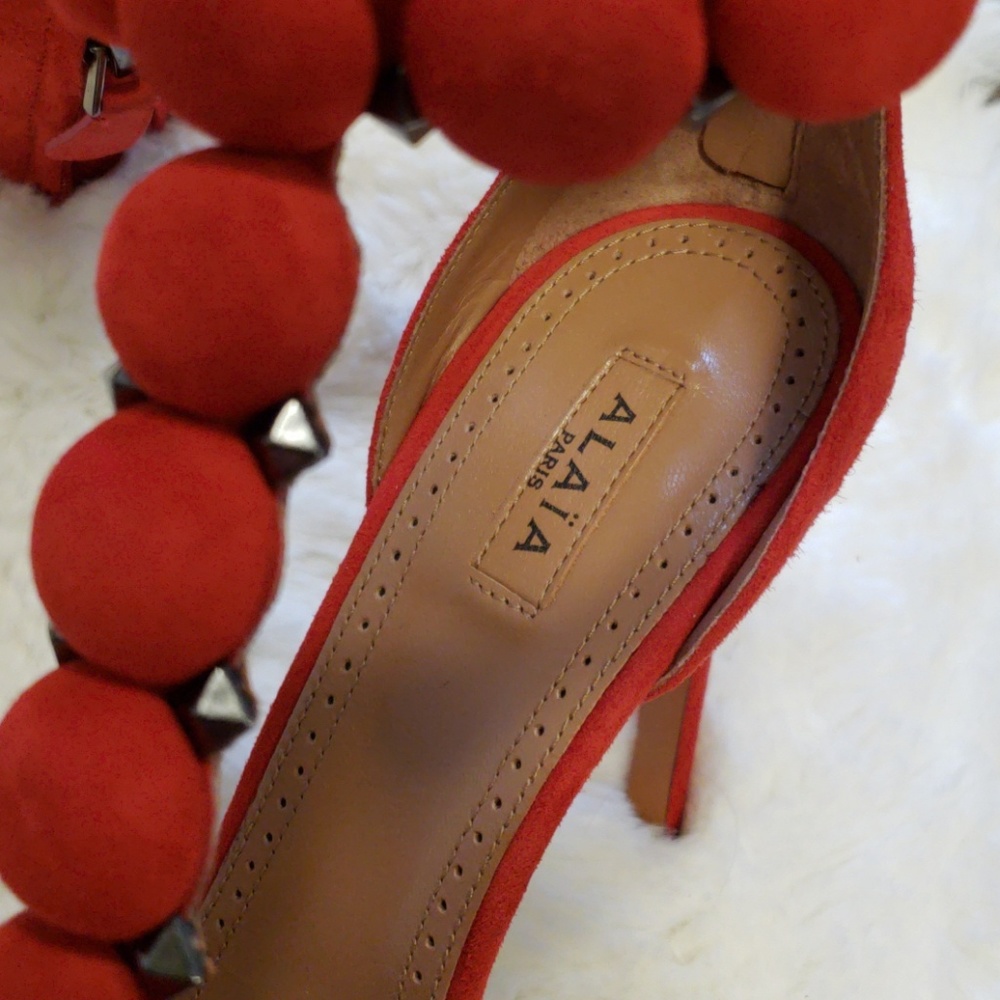 red suede high heels - Picture 6 of 7
